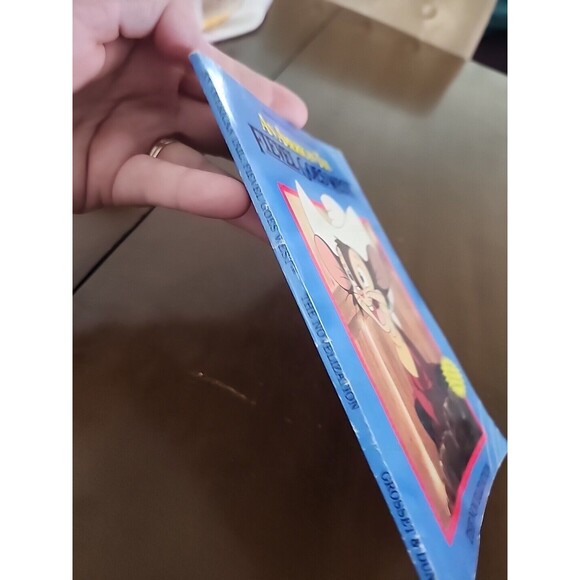 Vtg An American Tail Fievel Goes West Fievel To The Rescue Paperback Book 1991 - Picture 12 of 13